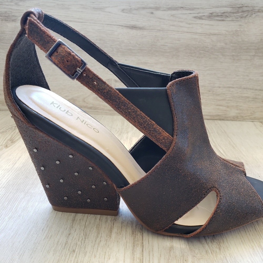 Anthro Crackle Leather Geo Wedges 7